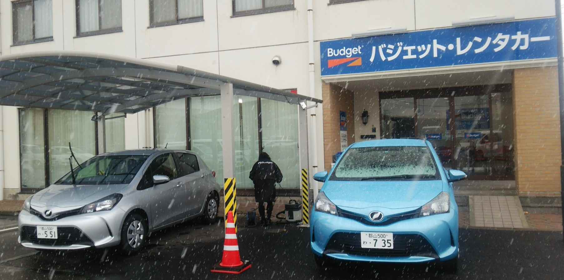 本日雪 です 全車両スタッドレス標準装備 16 11 24 バジェット レンタカー郡山駅東口店ブログ