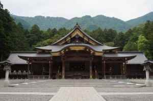 彌彦神社本殿