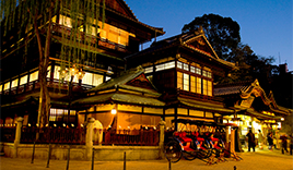 道後温泉本館